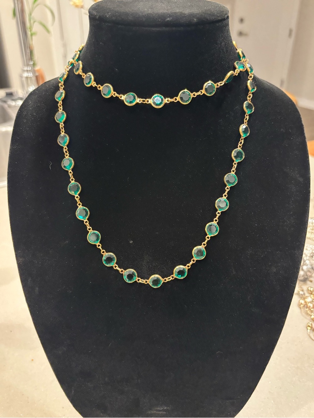 Vintage Swarovski Emerald Green Station Necklace 💎